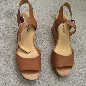 Lucky brand sandals like new only worn two times